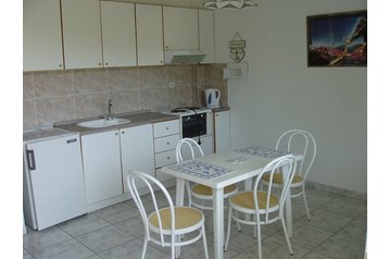 Grecia Privát Polychrono, Exterior